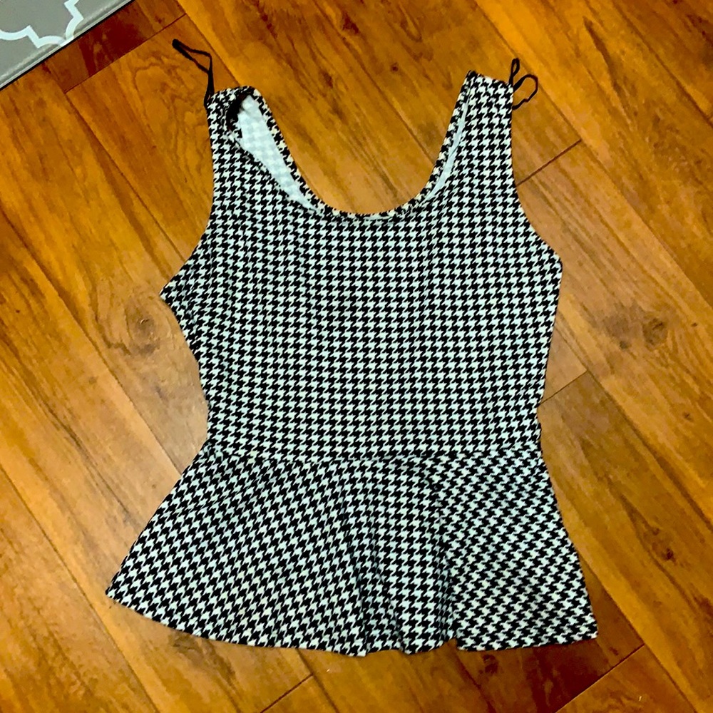 Houndstooth Peplum Sleeveless Top 1X
